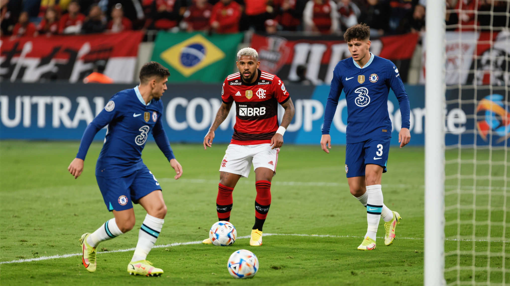 在全球足球舞台上，拥有辉煌历史和雄厚实力的俱乐部之