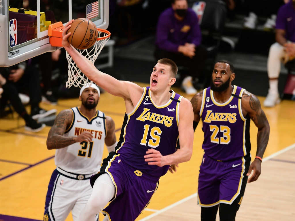 湖人内线升级！佩林卡签下16+10强力中锋，首发阵容添猛将